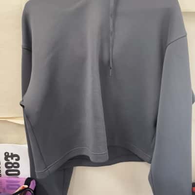 Uniqlo Womens  Size M Grey Crop Jumper
