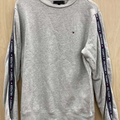 Tommy Hilfiger Mens  Size L Grey  15