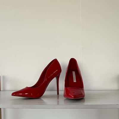 Pied A Terre Womens  Size 5-AU Red 