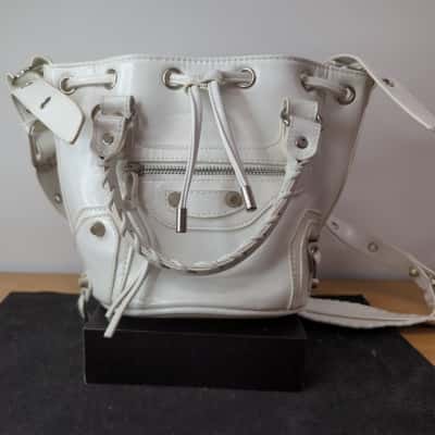 Billini Womens Bucket Cross Body Bag White 