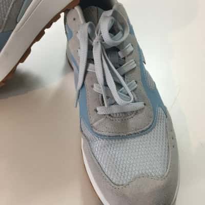 Skechers Womens  Size 10 Blue / Brown 