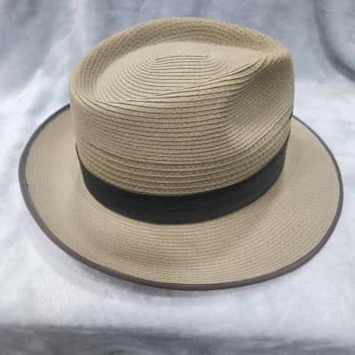 Akubra Mens  Size 67 Beige 