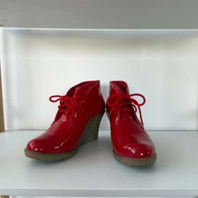  Womens  Boots Size 37 Red 