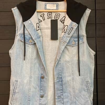Saint Morta Womens  Size M   11