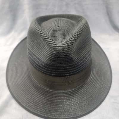Akubra Mens  Size 67 Olive Green 