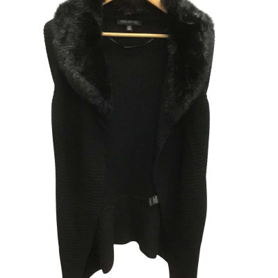 Forever New Womens  Size XS Removable Faux Fur Topped Knit Vest
