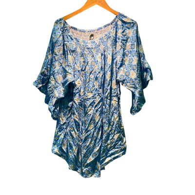 Sun-drenched Womens  Size One Size Long Sleeve Top Blue / Floral 