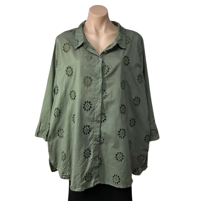 Autograph Womens Size 24 Sage Green / Cut out Embroidered Pattern 3/4 Sleeve Shirt