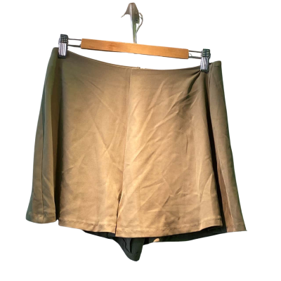 Alice In The Eve Womens  Size 12 Shorts Green 